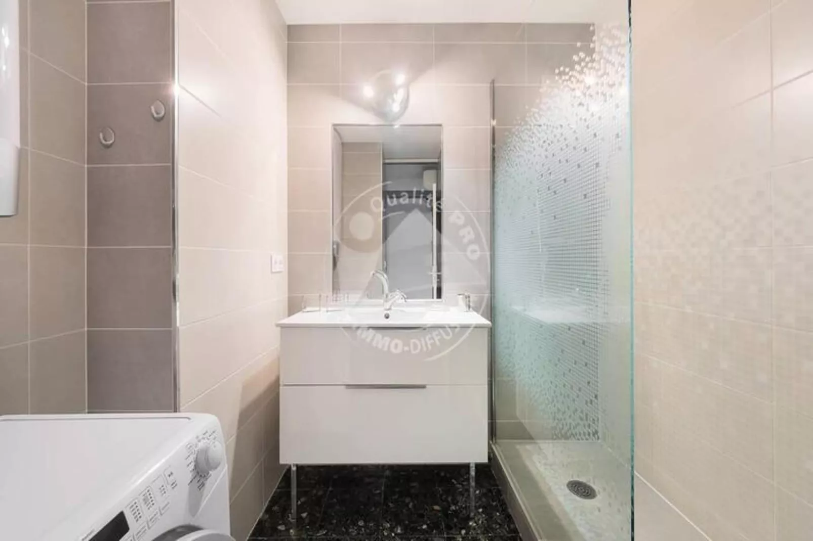 Résidence "le Mireille"-Badkamer