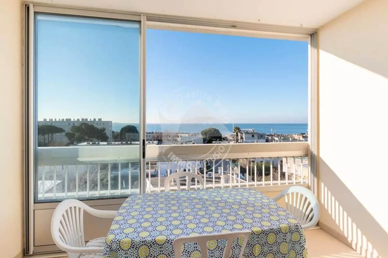 Résidence "les Tamaris"-Eetkamer