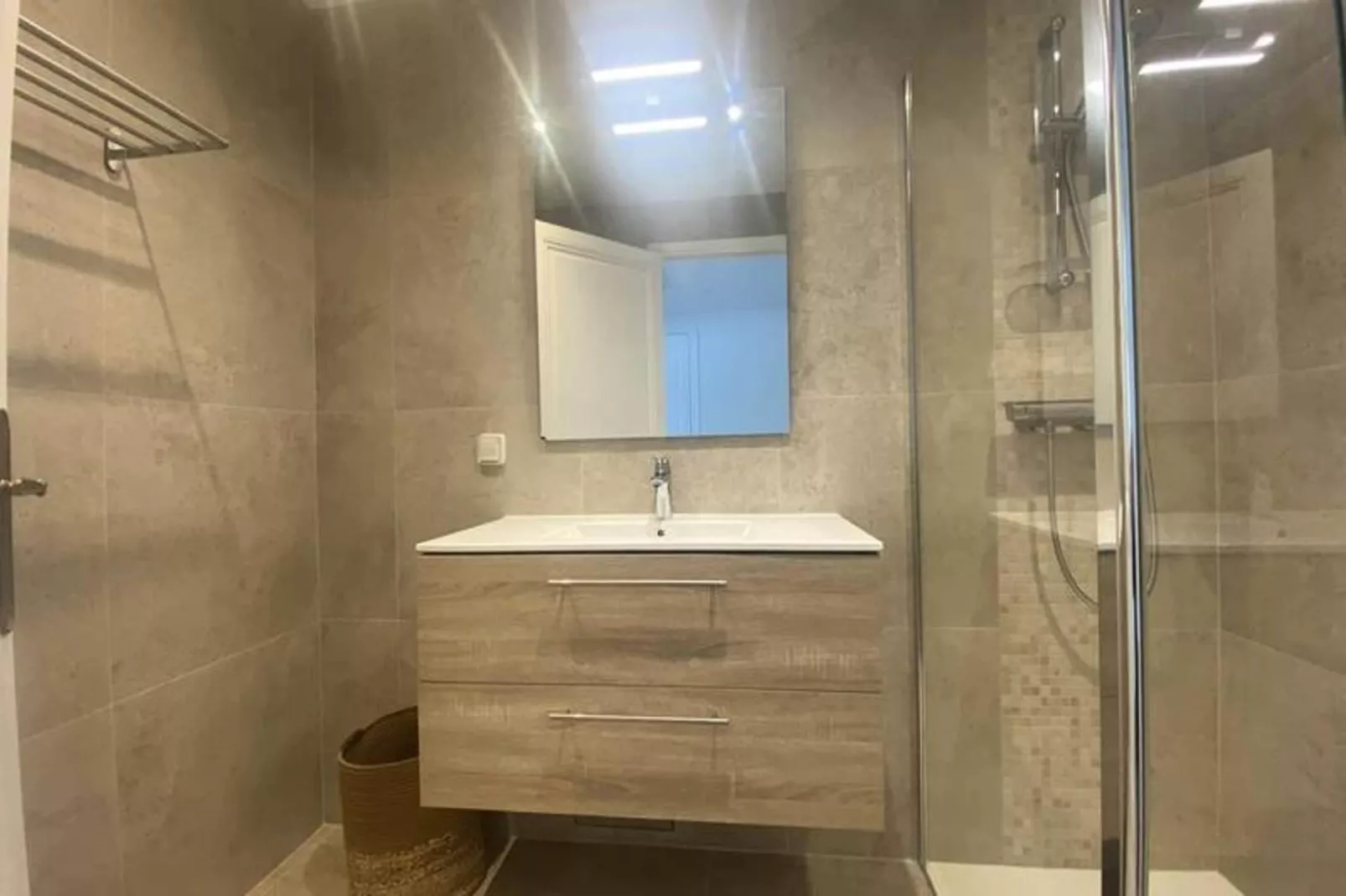 Résidence 1er étage-Badkamer