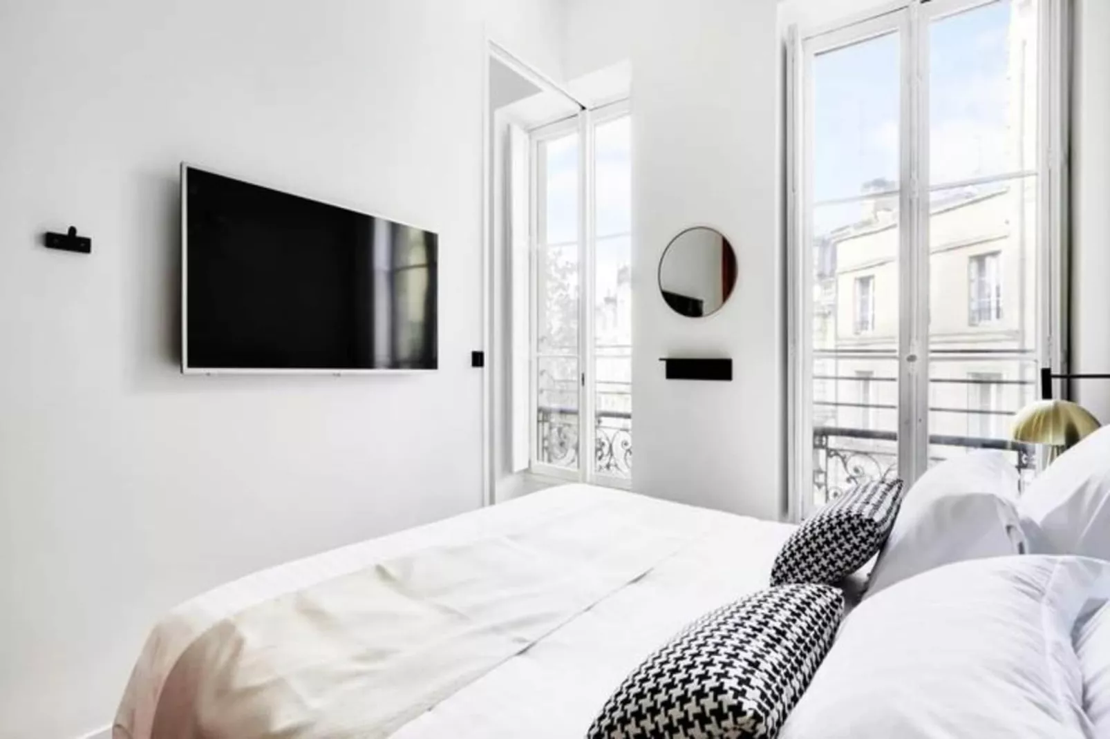 Maison Labruy&egrave;re - Suite Aviau-Buitenkant zomer