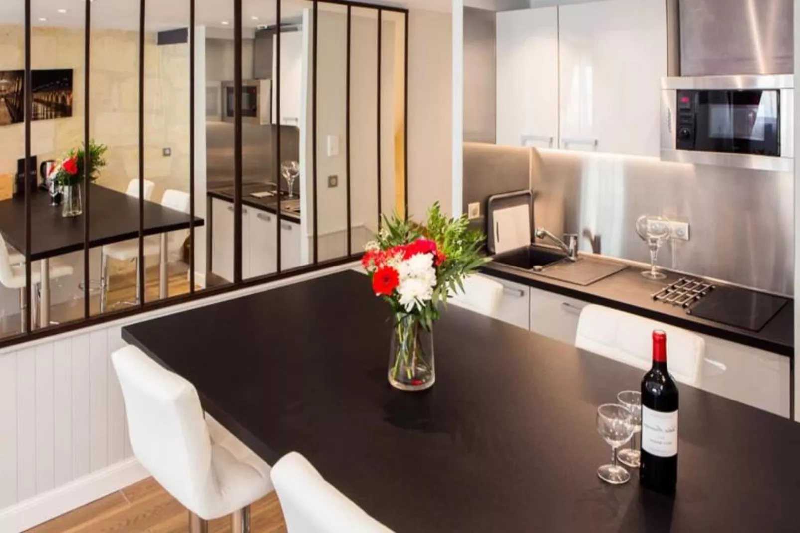 Superbe Duplex De Qualit&eacute;, En Hypercentre Avec Rooftop Et Climatisation-Eetkamer