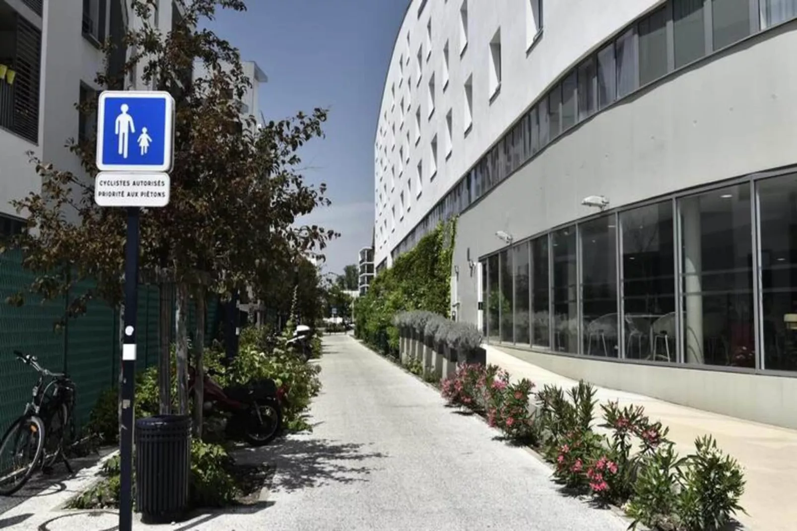 Appart'Hôtel Mer & Golf Bordeaux Bassins à Flot***-Buitenkant zomer