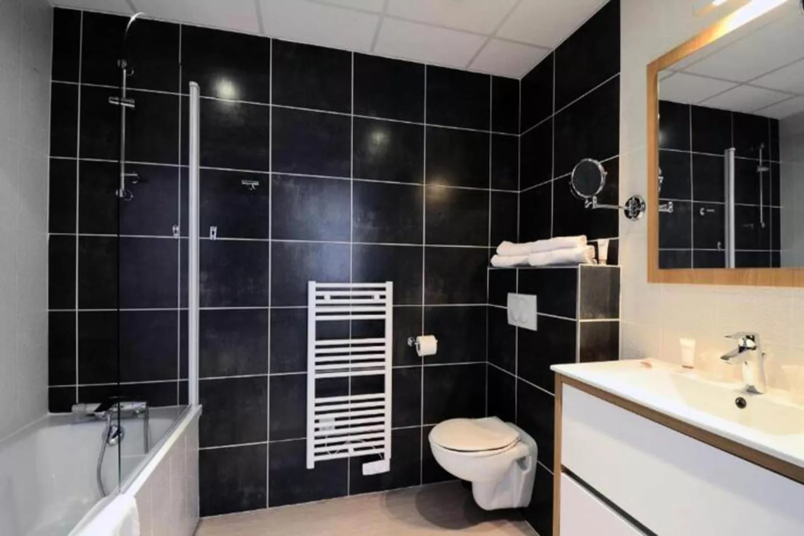 Appart'hôtel Odalys Les Occitanes****-Buitenkant zomer