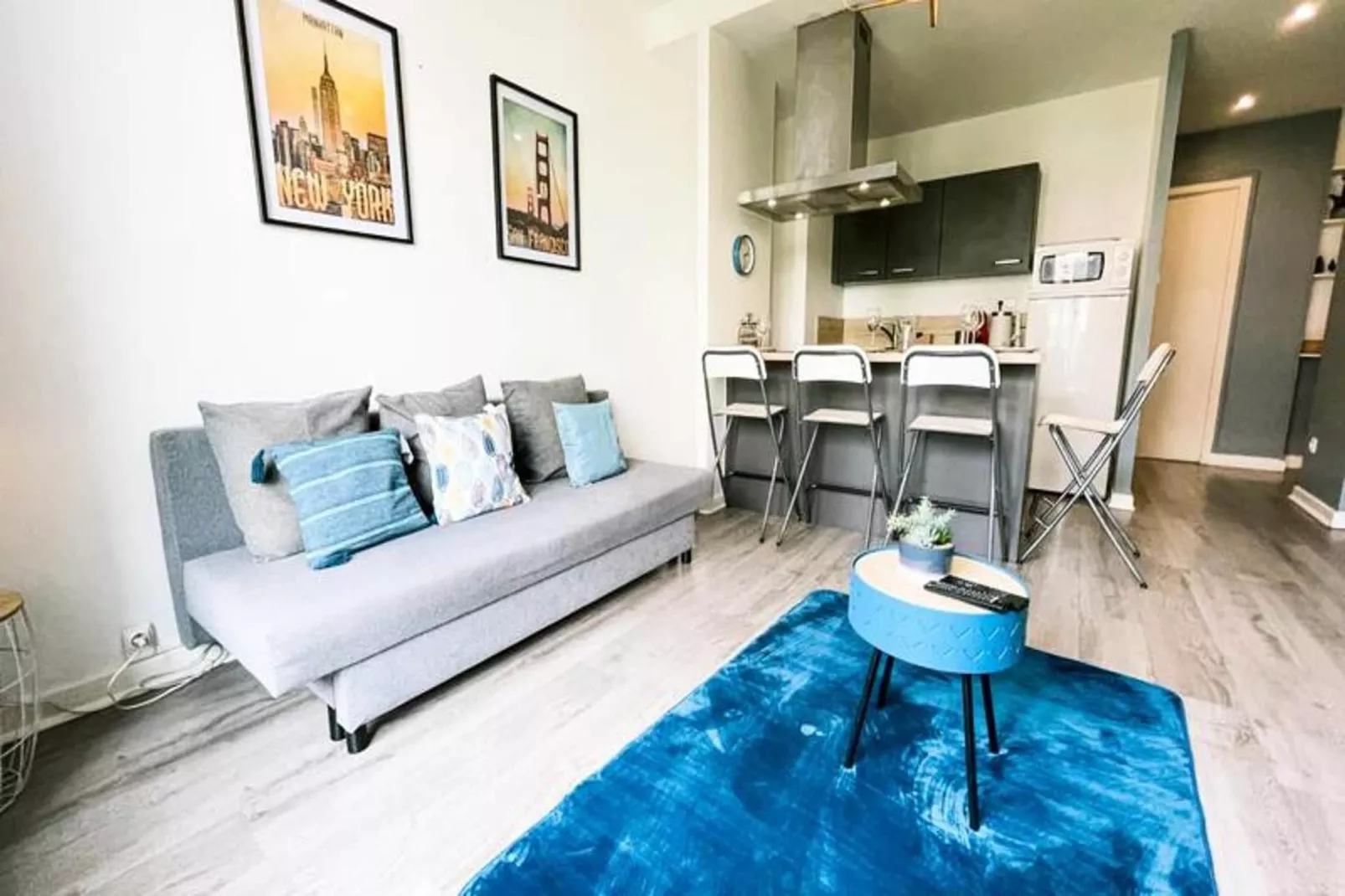 | Blue Lagoon 🩵| T3 6 Pax | Caserne De Bonne-Woonkamer