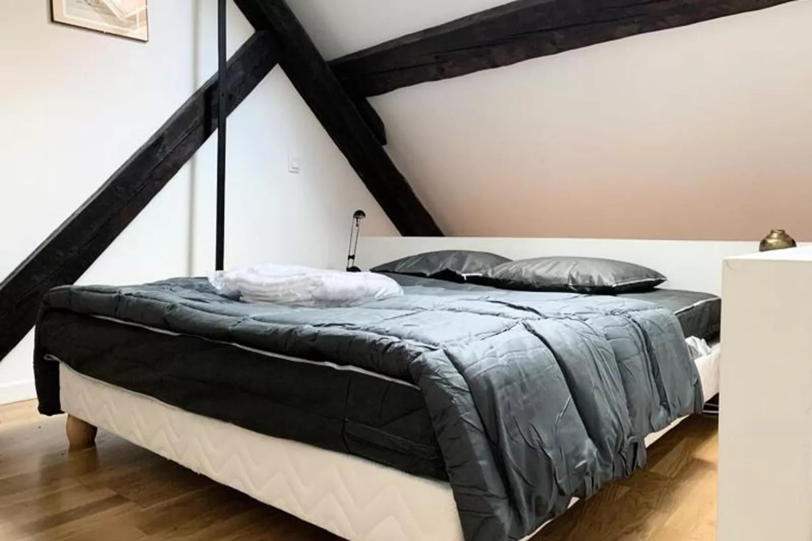 | L'alc&ocirc;ve De Vaucanson 🟡 Centre Historique | Place Vaucanson-Slaapkamer