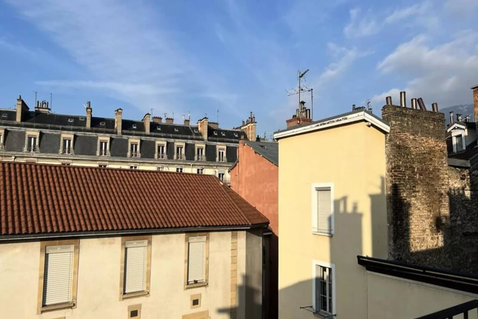 Le T2 Lumineux En Hyper-centre Pi&eacute;ton 🌞-Buitenkant zomer