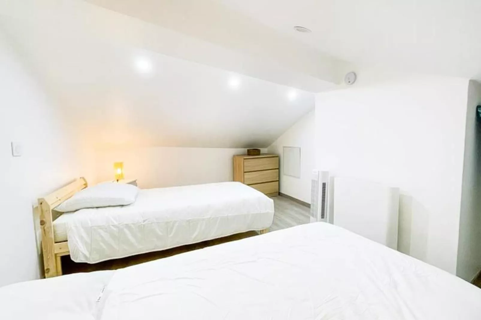 Le Duplex 🌞 Calme & R&eacute;nov&eacute;|-Slaapkamer