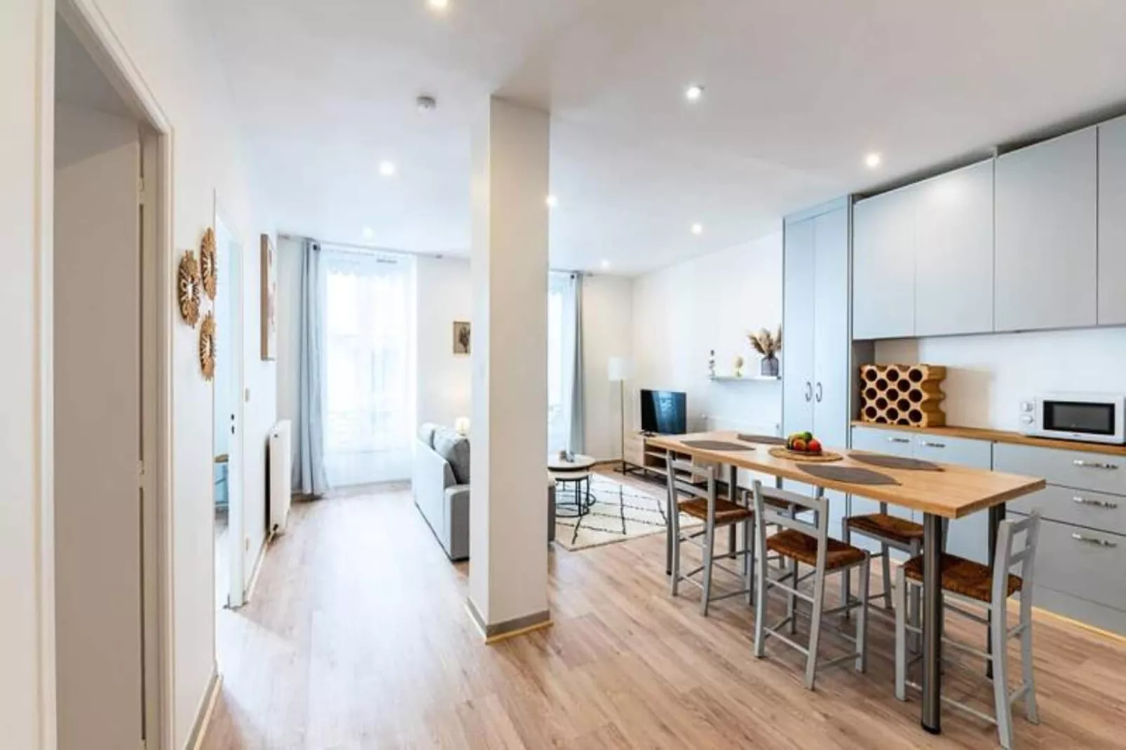 | La Gare Aux 400 Couverts 🚅 | Gare, Gem, Tramway-Eetkamer