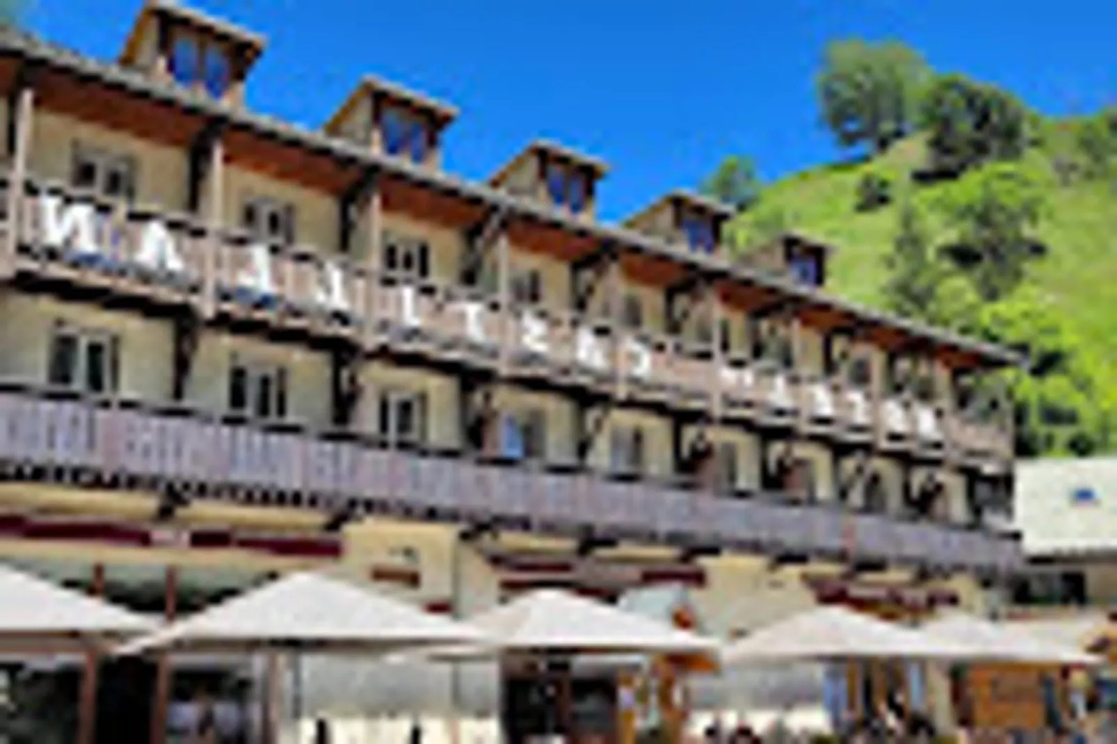 Résidence Bleuets-Buitenkant zomer