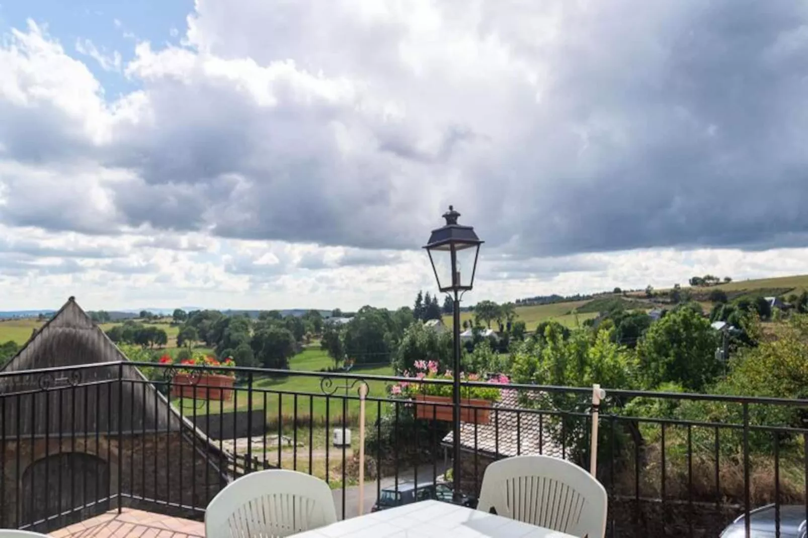 Gîte de France Bon aubrac pour 12 personnes 2 épis-Image-tags.