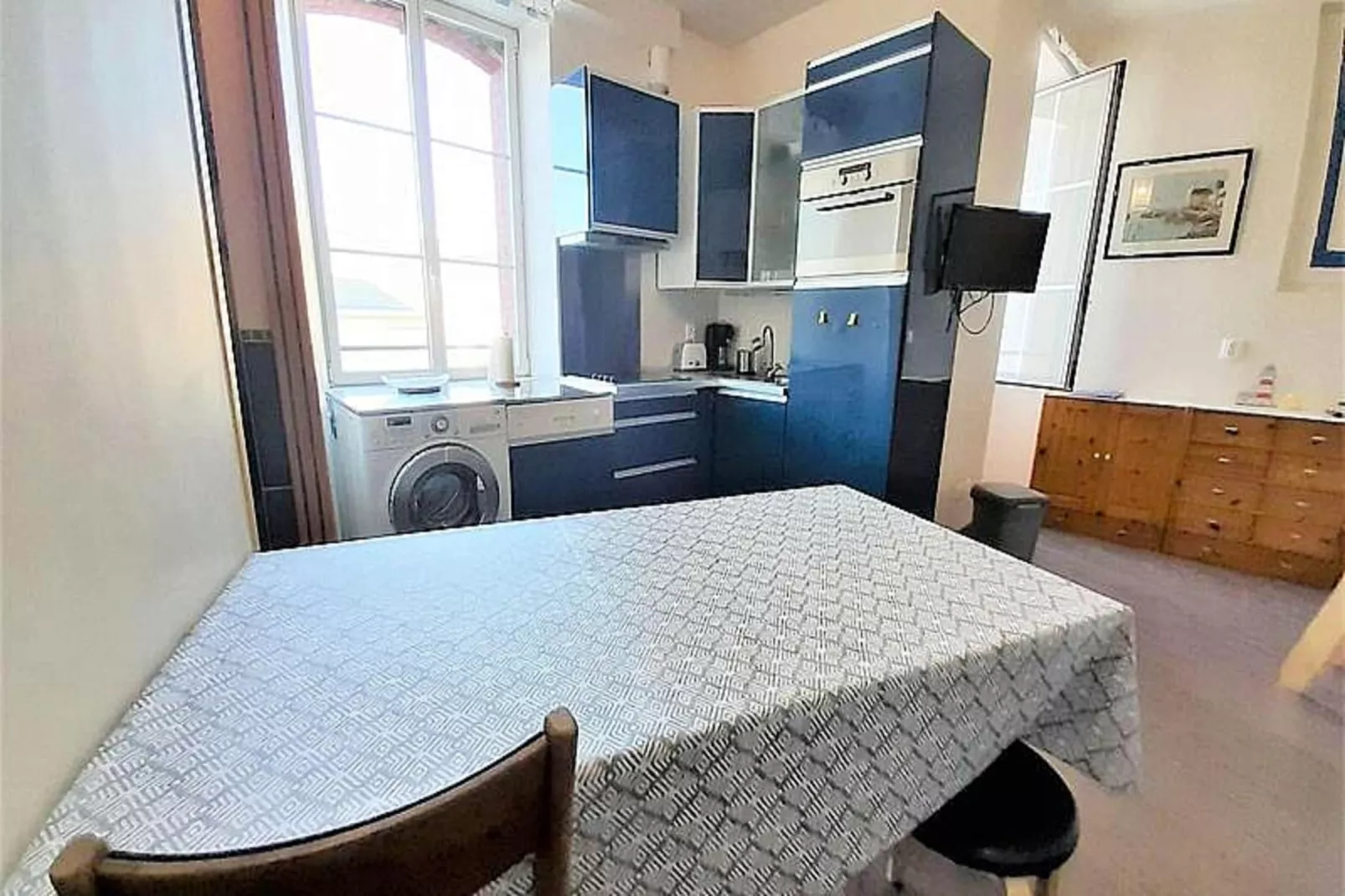 Résidence 34 Rue De Verdun-Eetkamer