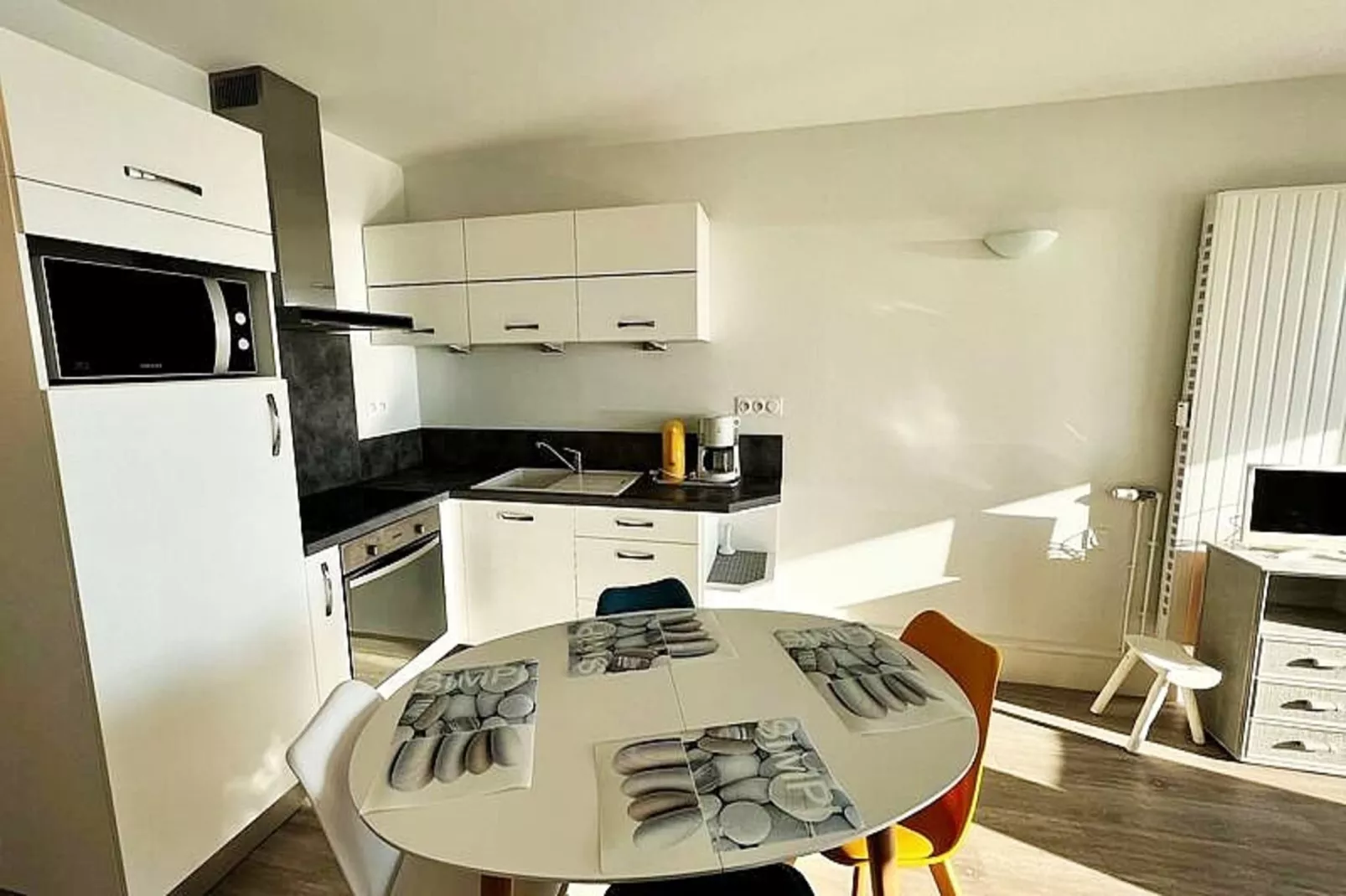 Résidence Dauphins-Eetkamer