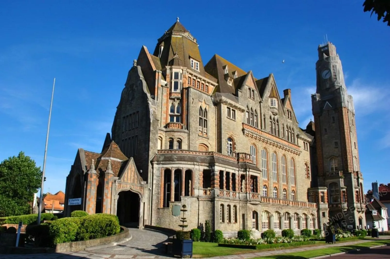 Résidence Belle Petite Maison Pr&egrave;s De La Canche-Buitenkant zomer