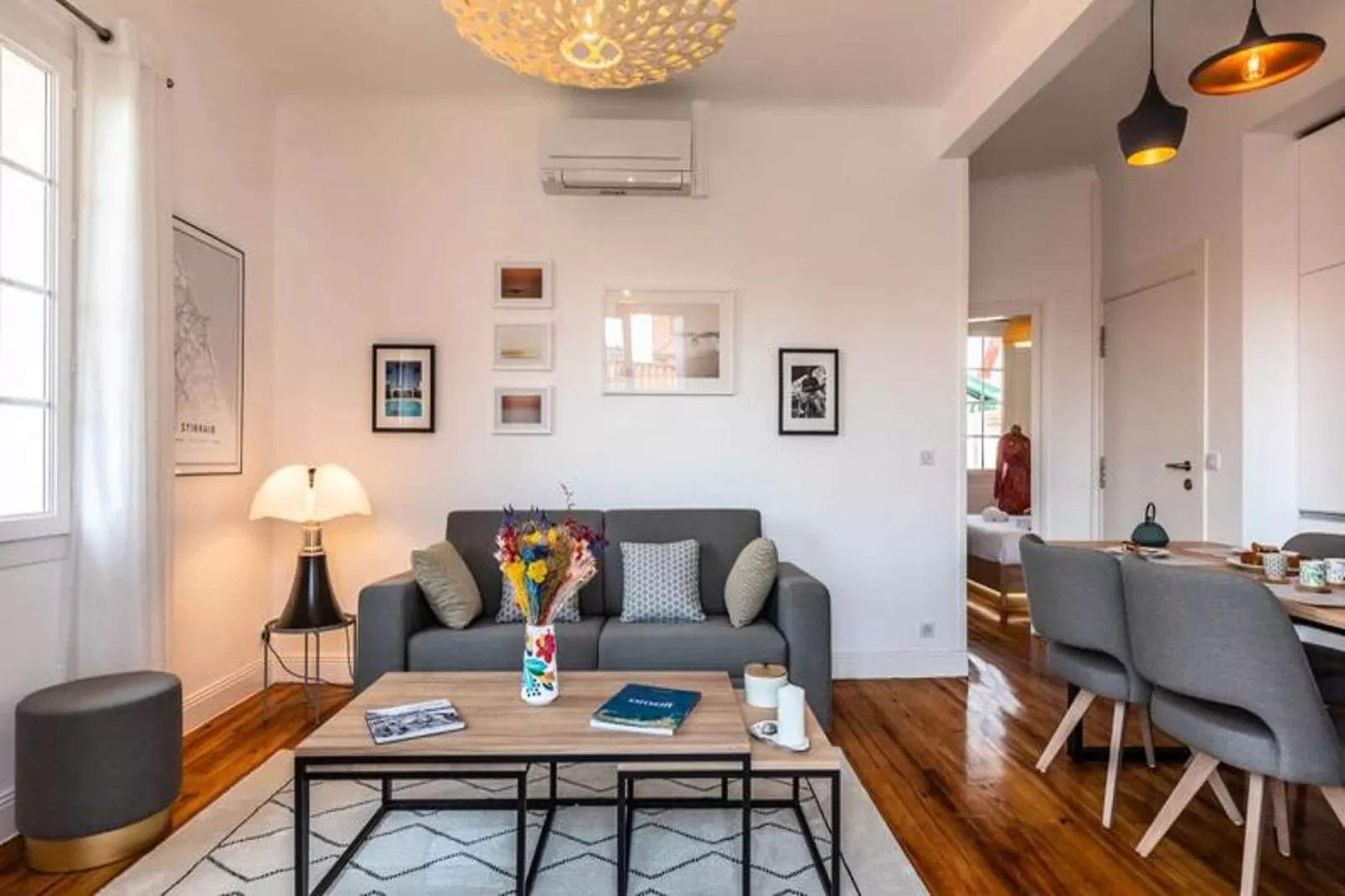 Superbe Appartement Plein De Charme Avec Balcon, 2ch, &agrave; 5min De La Plage-Woonkamer