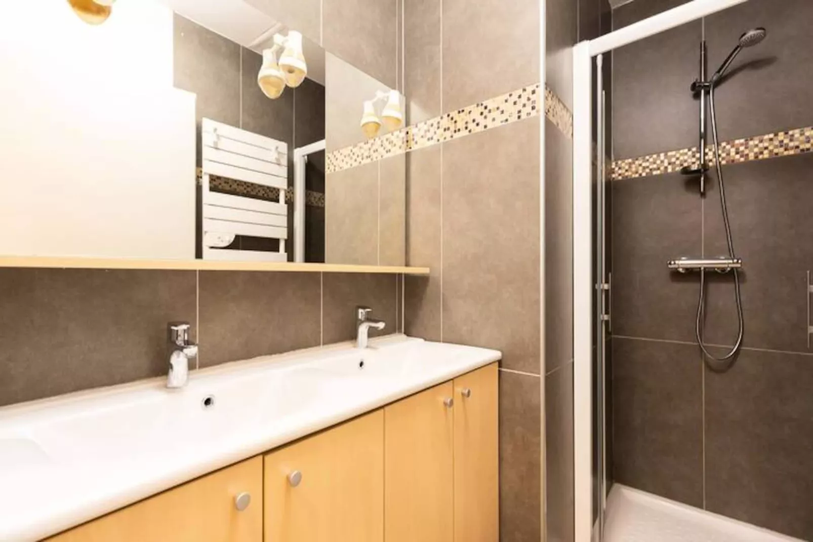 Résidence Les Balcons De Peyresourde-Image-tags.