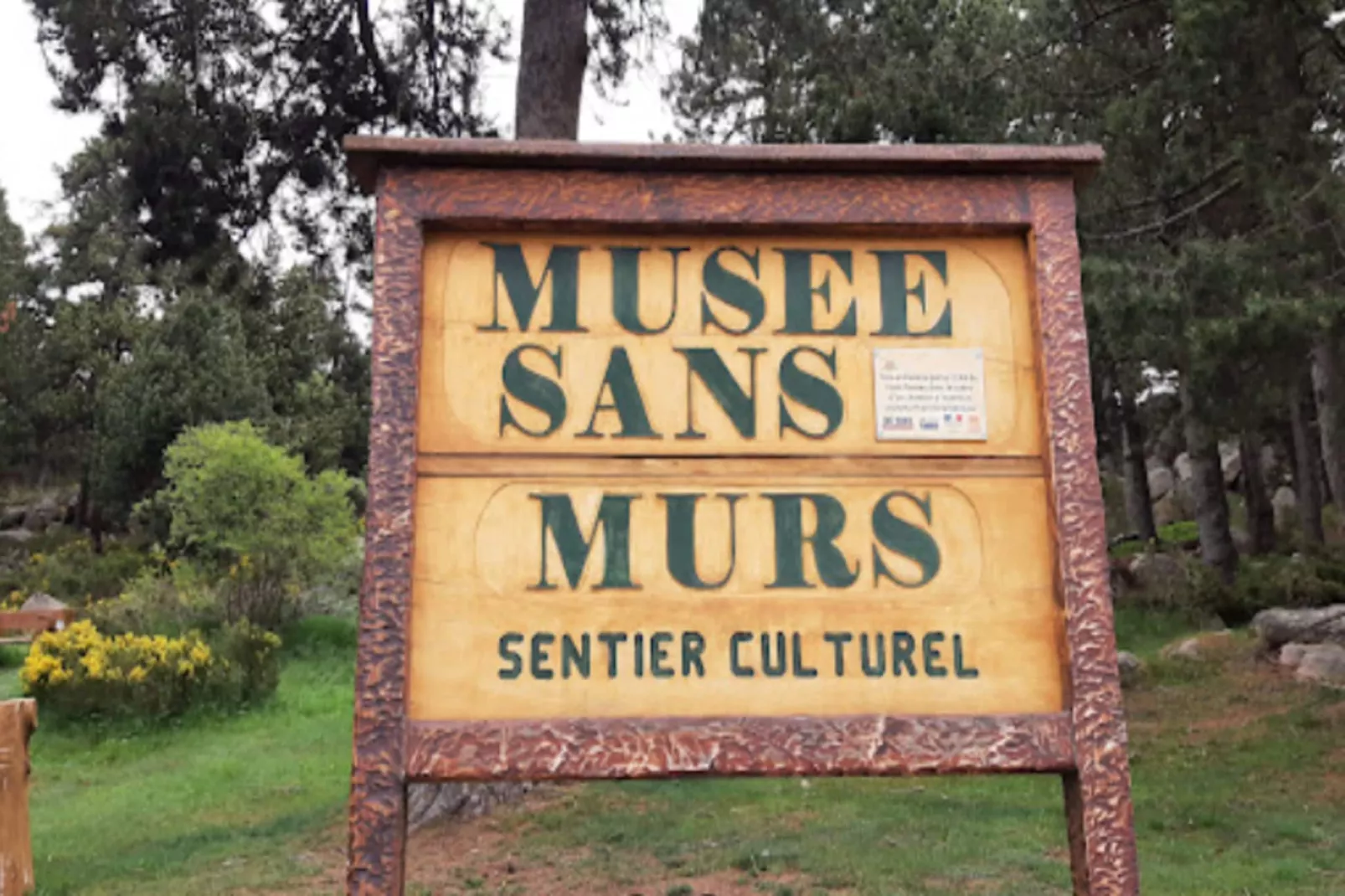 Résidence Goélia Le Domaine de Castella***-Buitenkant zomer