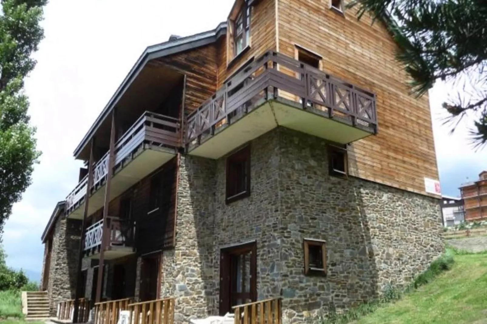 VVF Résidence Les Angles Pyrénées-Buitenkant zomer