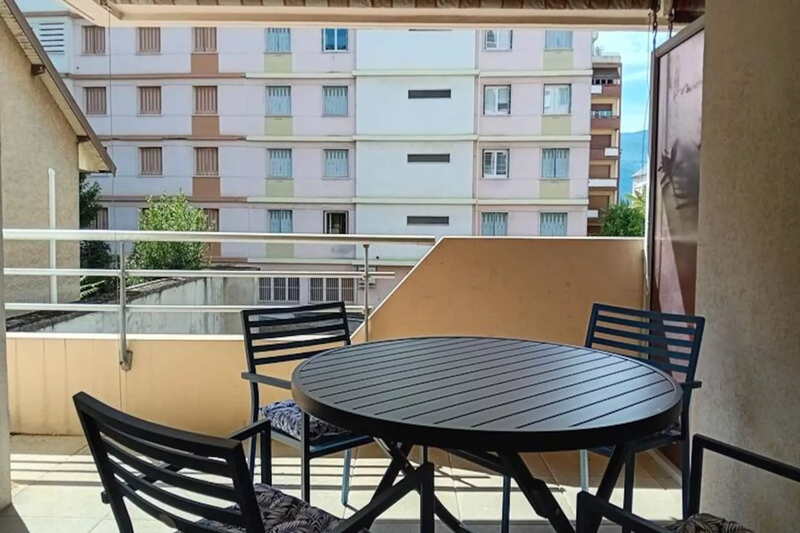 Residence Du Temple-Image-tags.