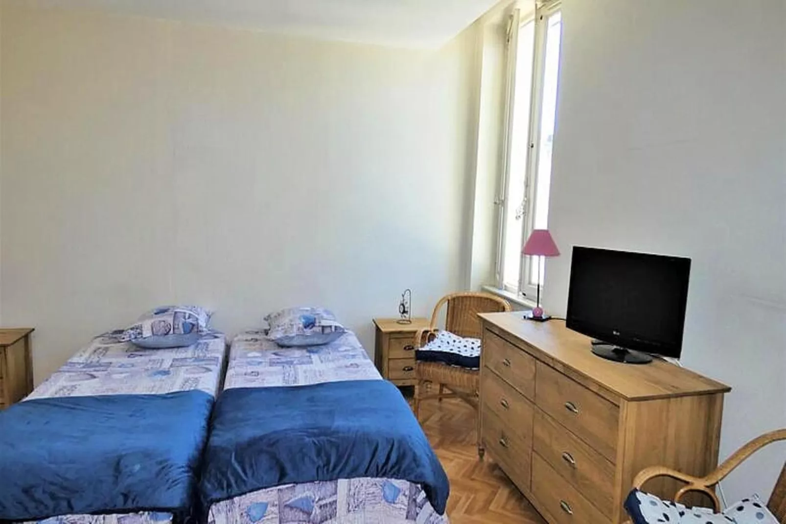 Résidence Le Juturna-Buitenkant zomer