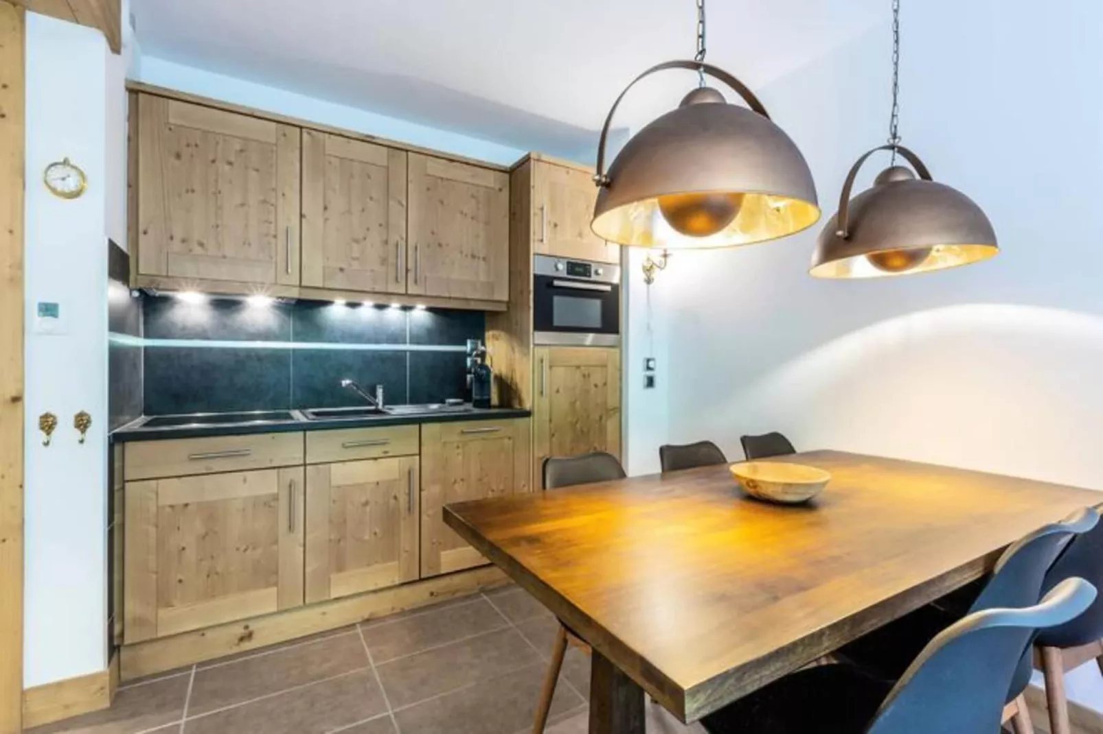 Résidence La Grange Aux Fees-Eetkamer