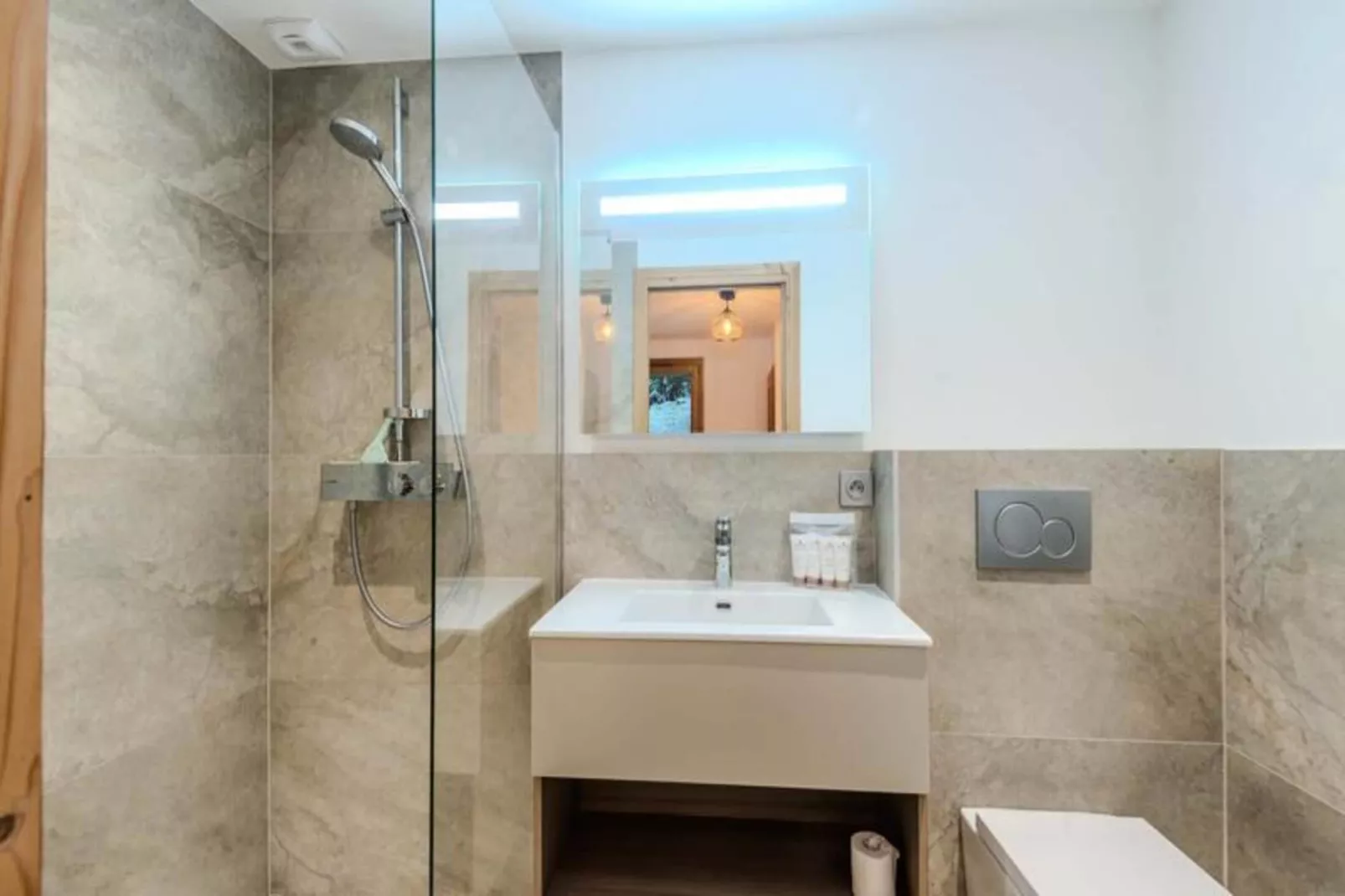 Résidence Les Frenes-Badkamer