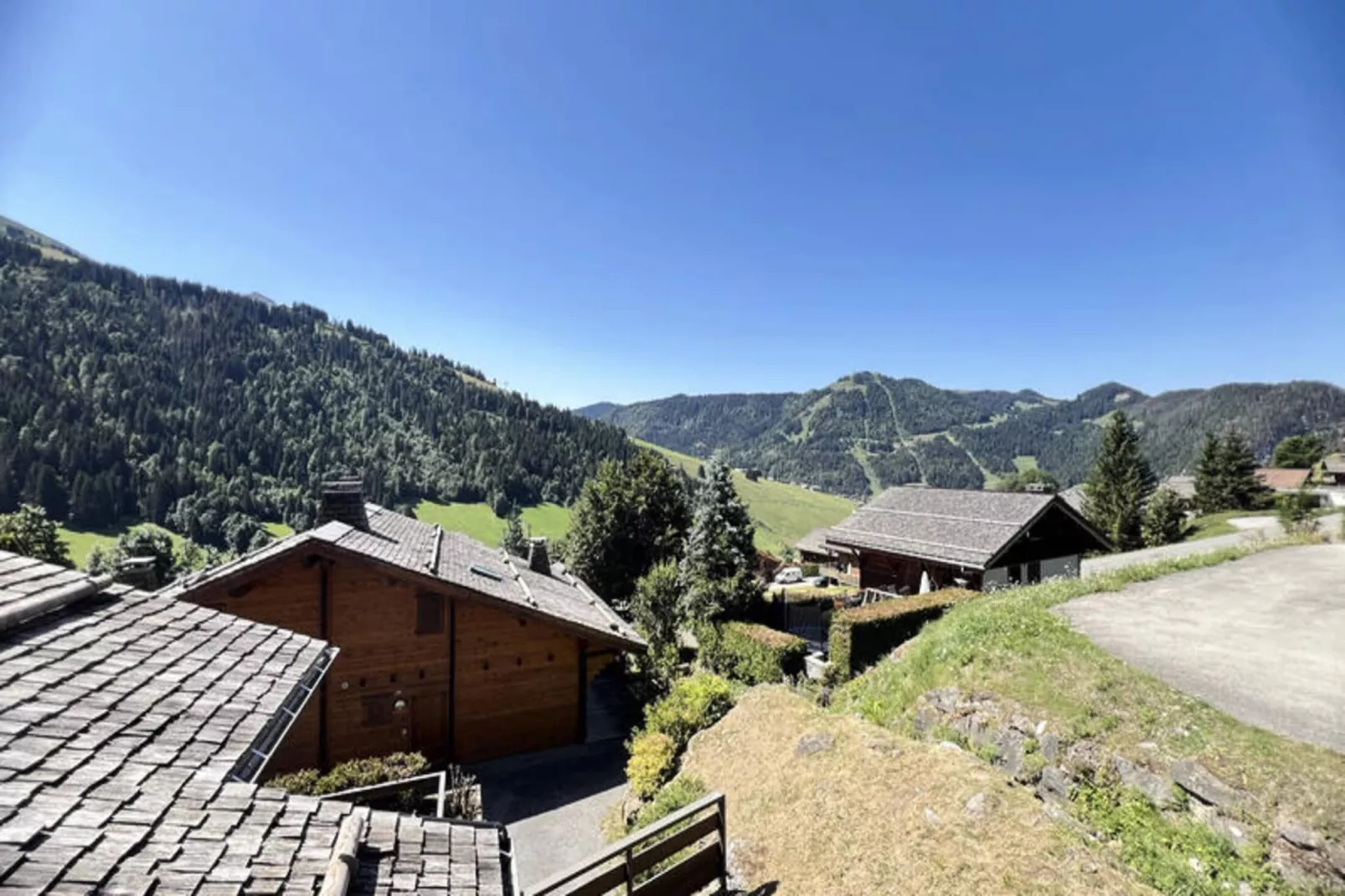 Chalets à La Clusaz-Buitenkant zomer