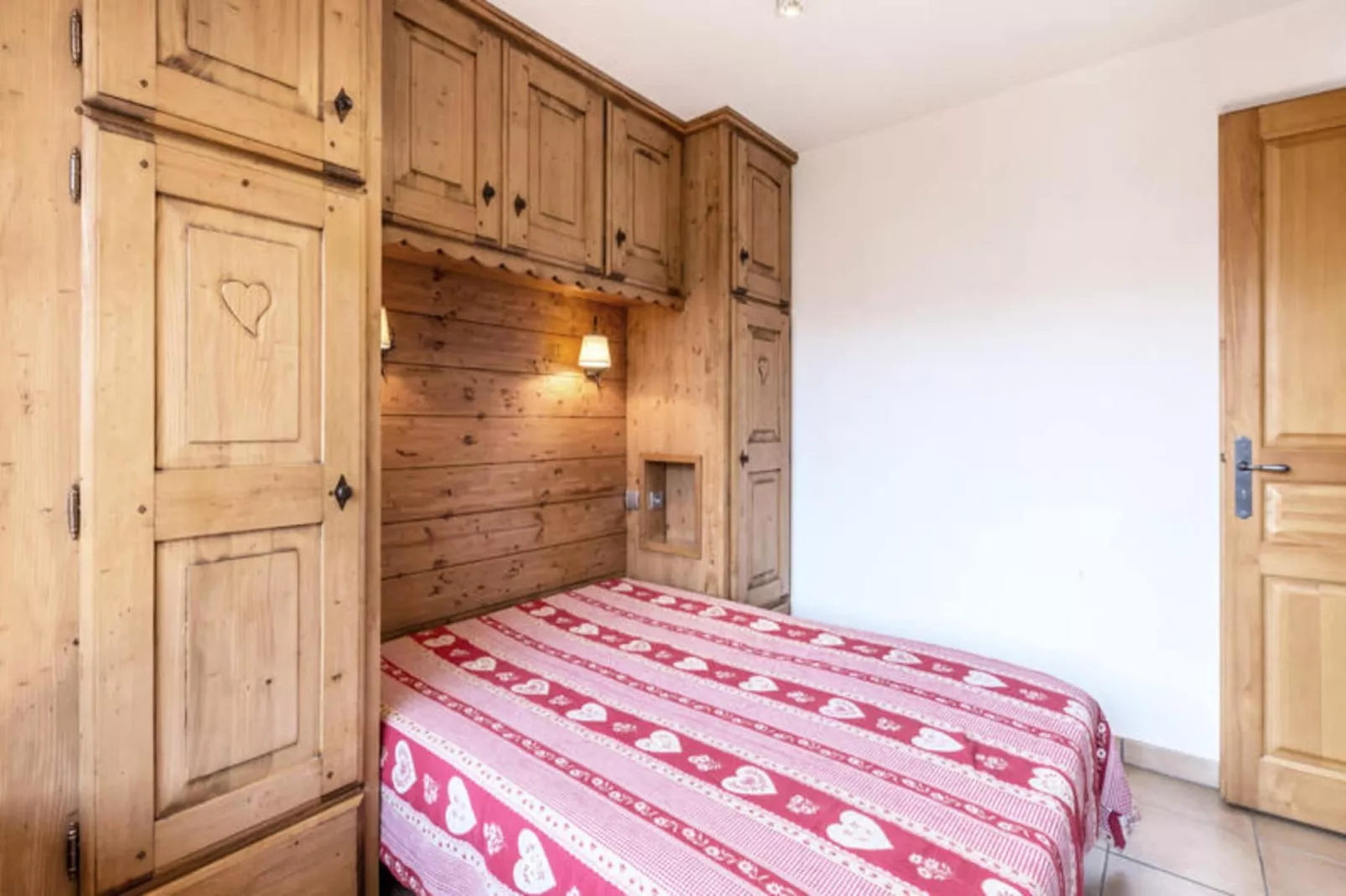 Résidence Domanial A-Buitenkant zomer