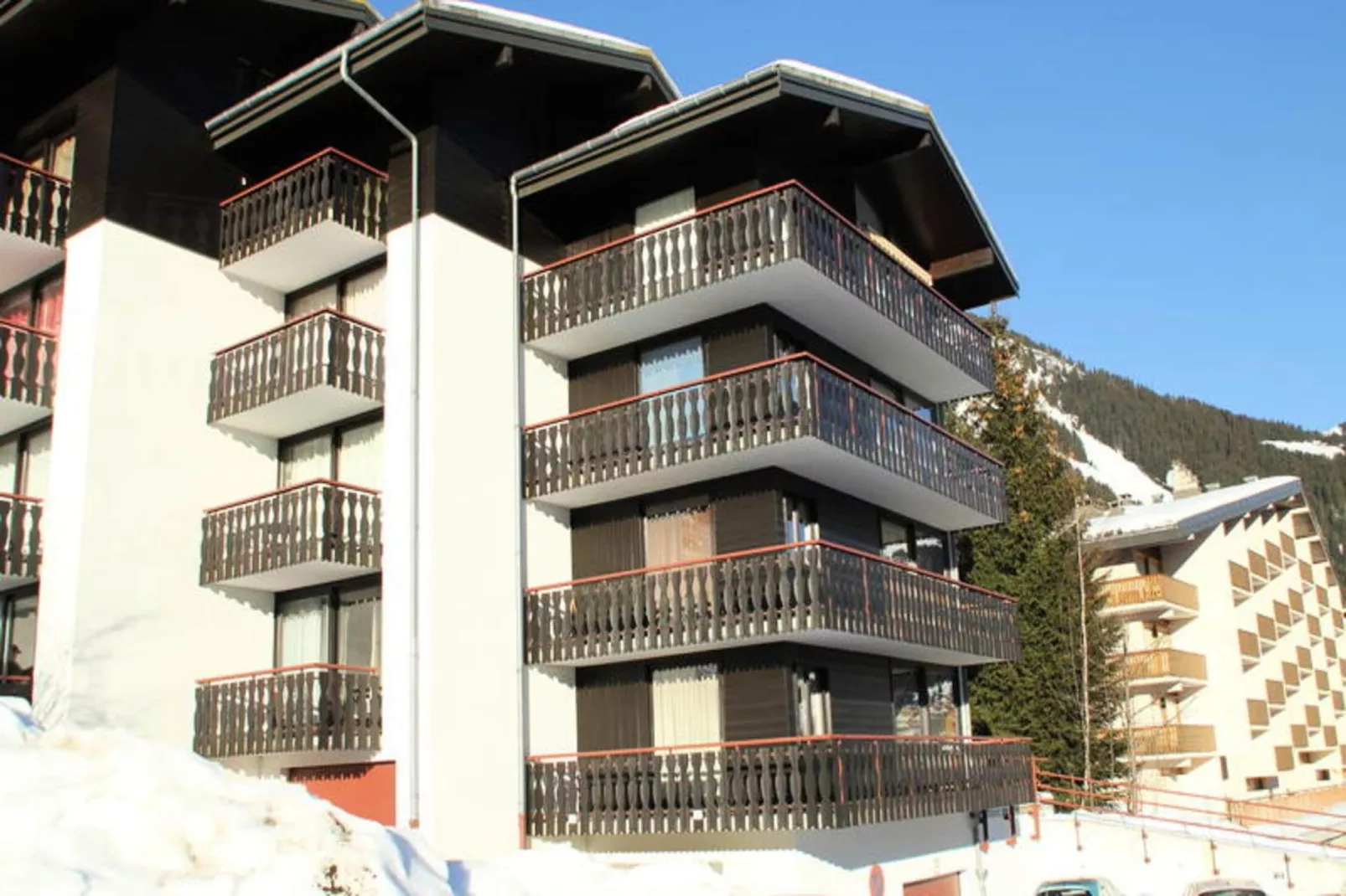 Résidence Le Sylvia-Buitenkant zomer