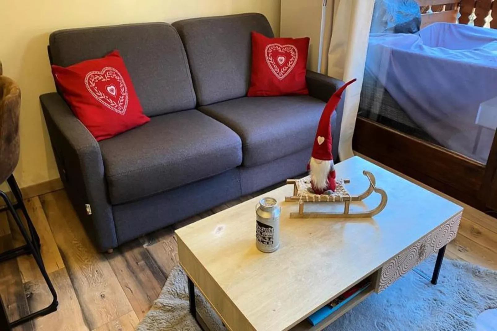 Résidence Les Perthuis-Buitenkant zomer