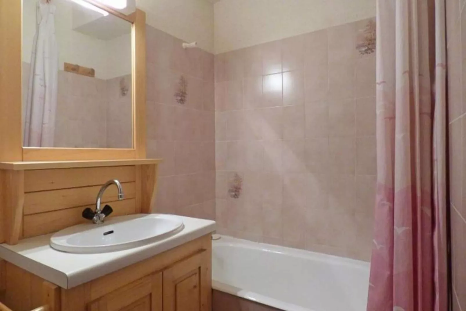 Résidence Cornillon A-Buitenkant zomer