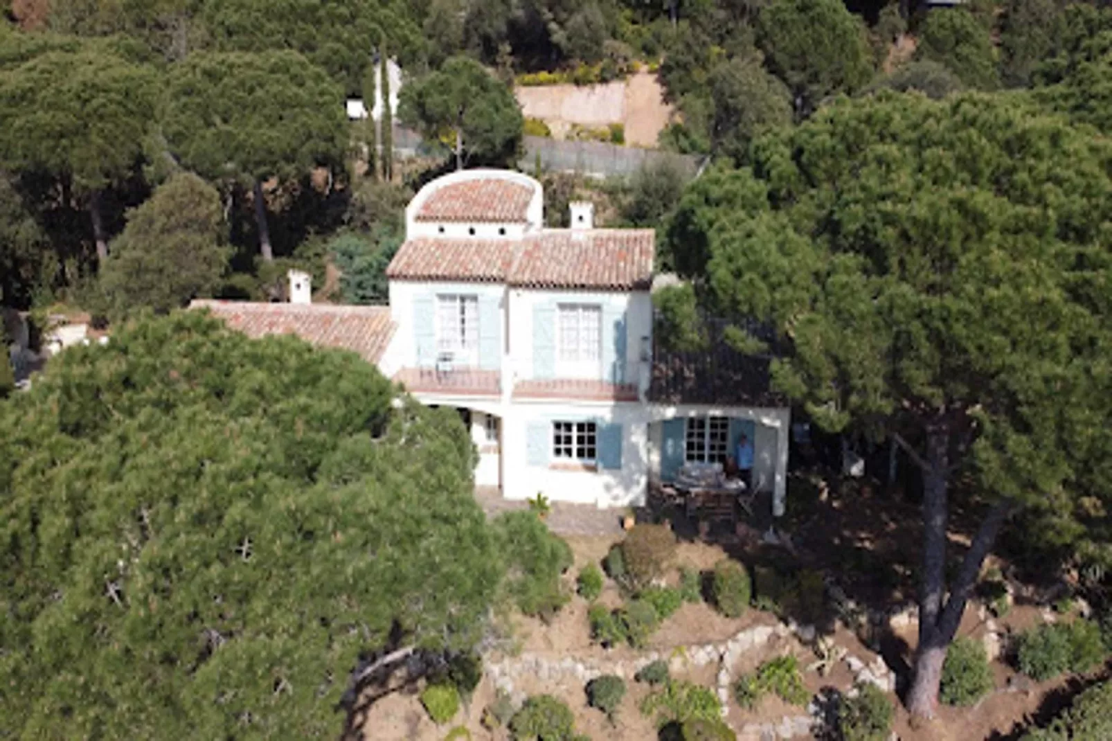 Résidence Vieille Ville-Buitenkant zomer