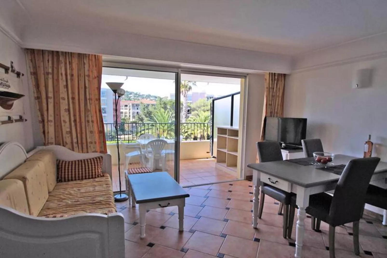 Résidence Port Marine-Woonkamer