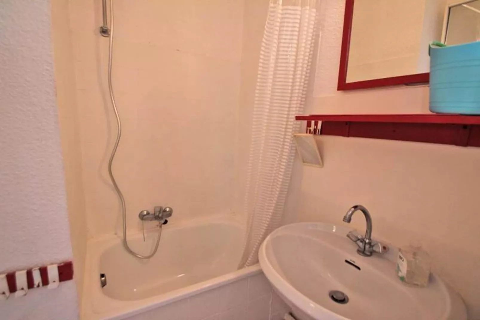 Résidence Les Boucanniers-Badkamer