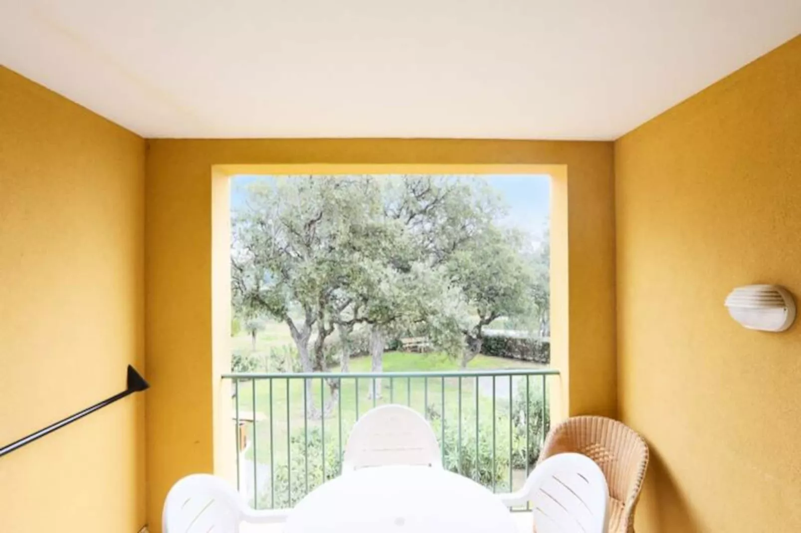 Appartement in Roquebrune bij Les Issambres-Image-tags.