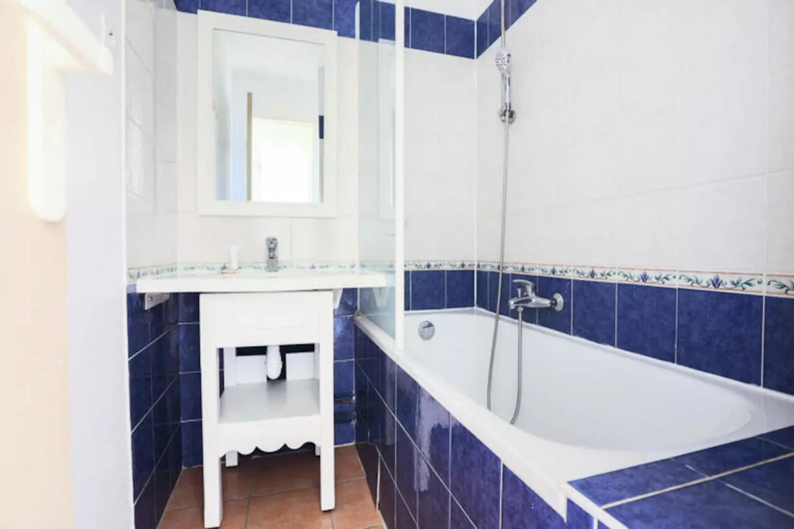 Appartement in Sainte-Maxime met Zwembad-Image-tags.