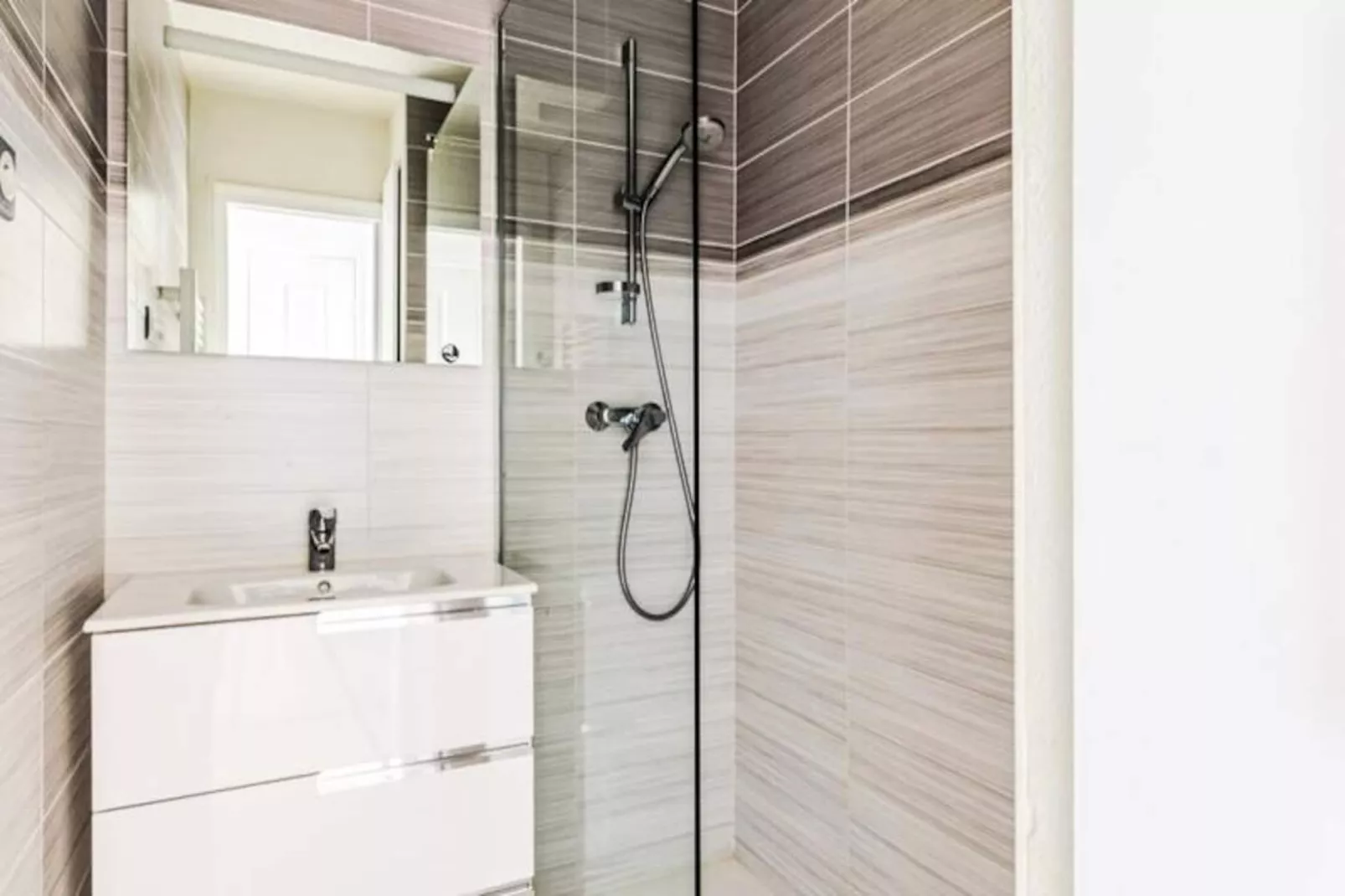 Appartement in Roquebrune bij Sainte-Maxime-Image-tags.