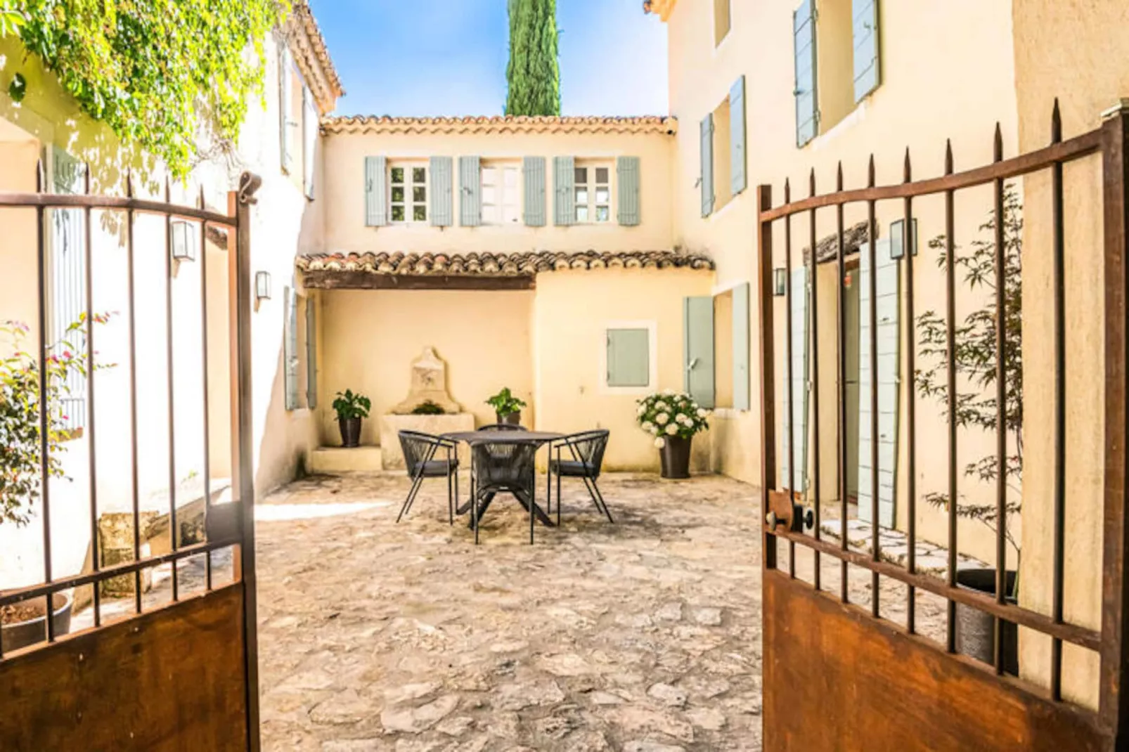 Villa Les Saffres, Somptueux Mas &agrave; Malaucene-Image-tags.