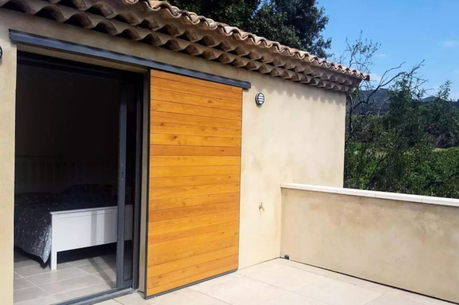 Vivez L'authenticit&eacute; &agrave; La Maison "au Pied Des Vignes"-Image-tags.