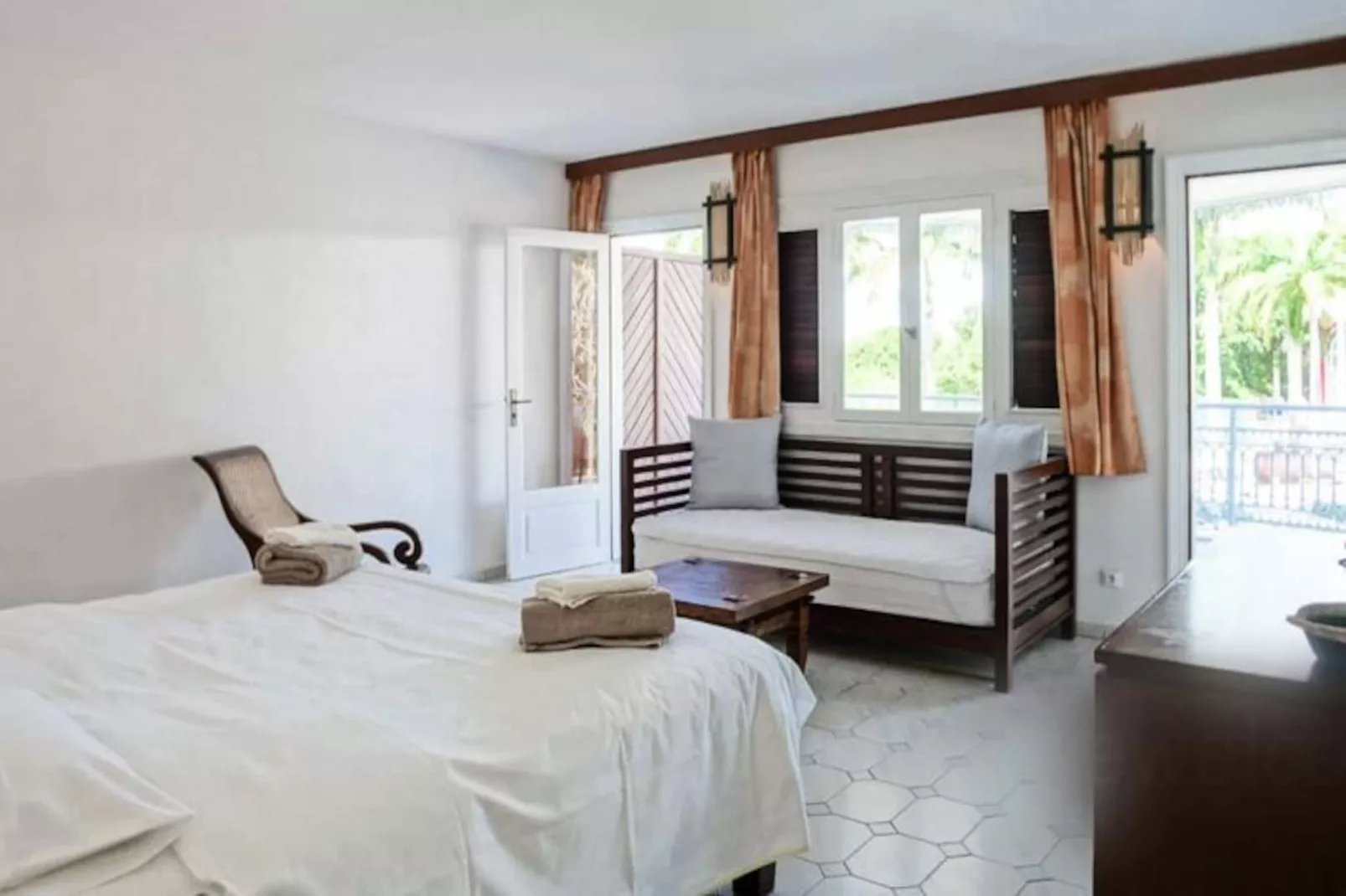 Studio Damoiselle-Image-tags.