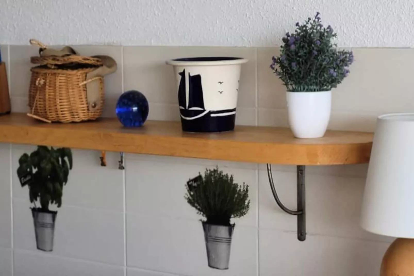 Résidence Marina Lairan Vue Sur L'eau Et Les Bateaux De Port Camargue 2 &eacute;toiles F-Image-tags.