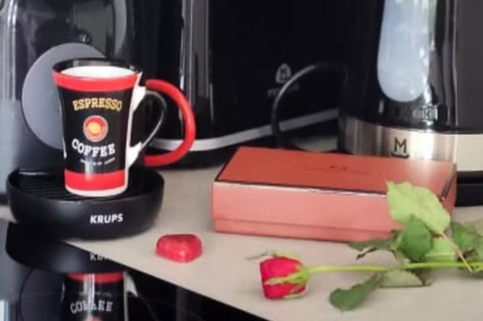 Résidence Une Escale En Bord De Plage Avec Piscine Et Jardins.-Image-tags.