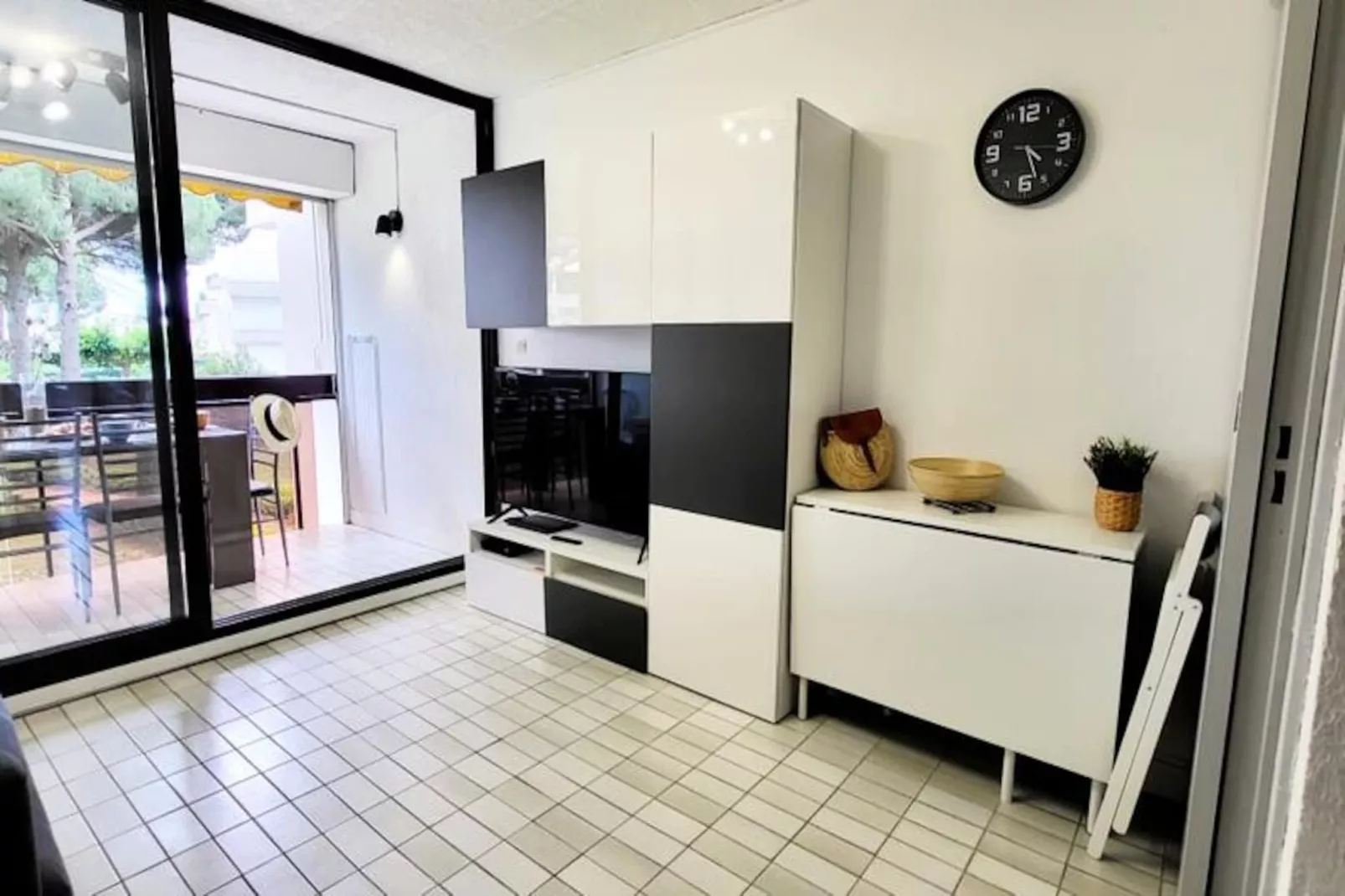 Résidence Un Jardin Proche De La Plage Et Commerces-Image-tags.