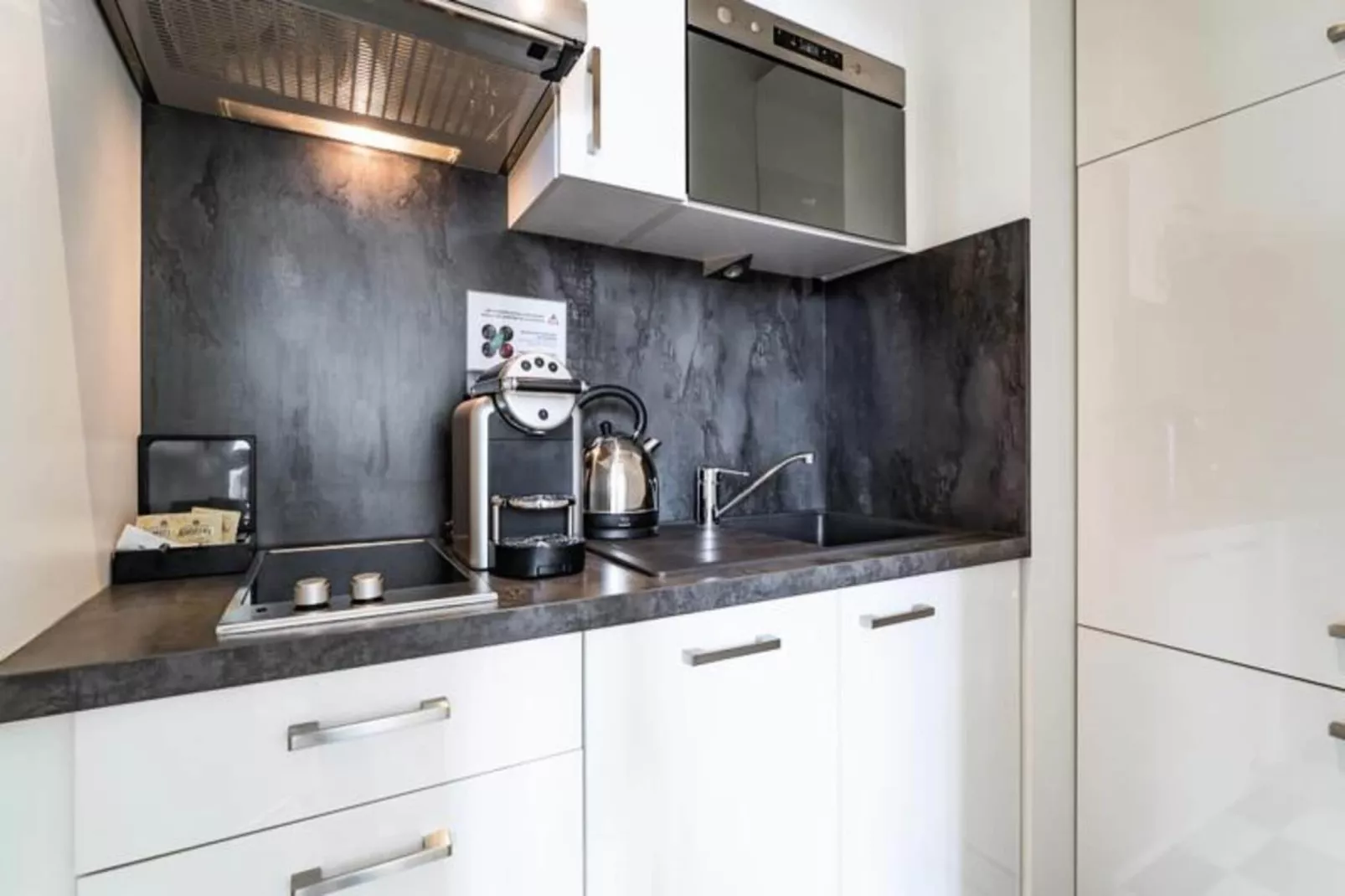 Chaleureux Appartement Au C&oelig;ur Du Quartier Historique Saint-michel-Keuken