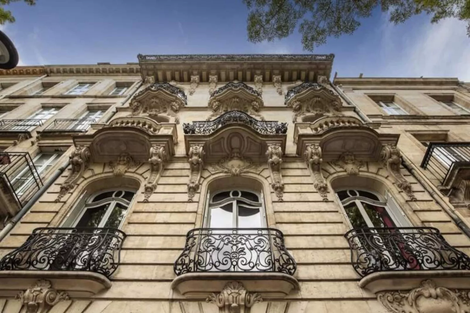 Bel Appartement Dans Un Immeuble Historique Proche Des All&eacute;es De Tourny-Image-tags.