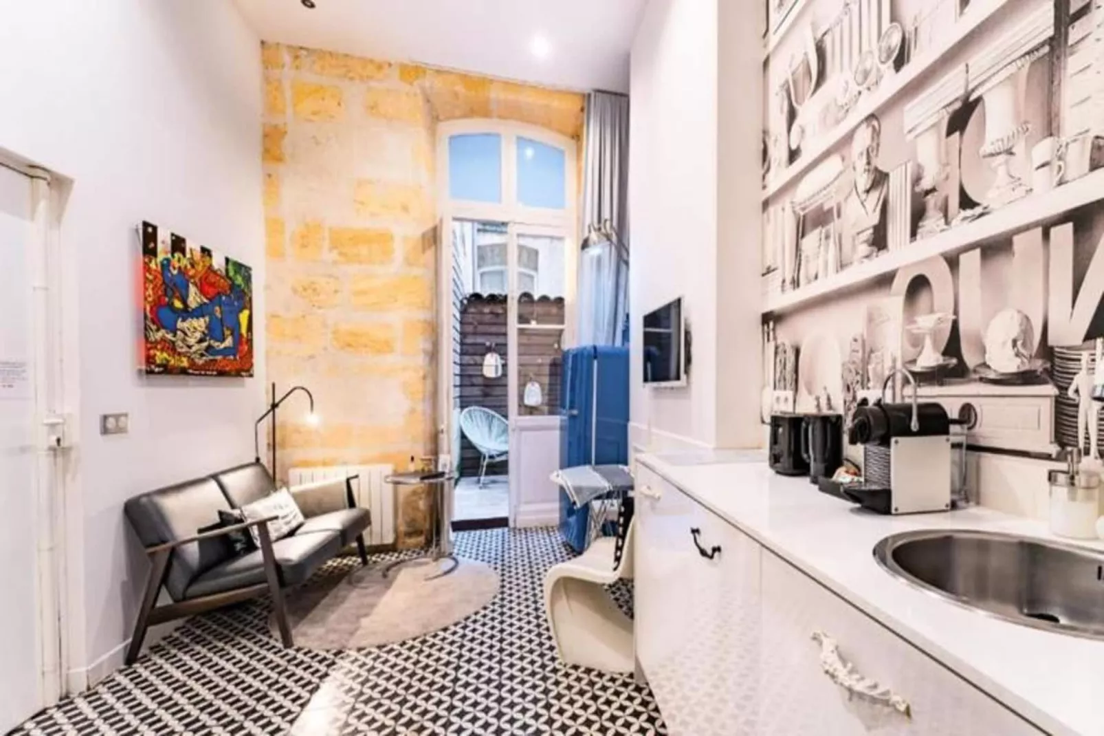 Studio D'architecte Charmant Dans Un Immeuble Du Xviii&egrave;me Dans Le Centre-Woonkamer