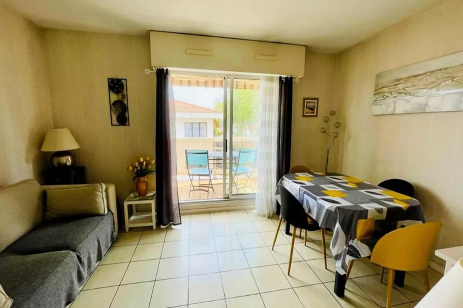 Résidence Athéna-Eetkamer