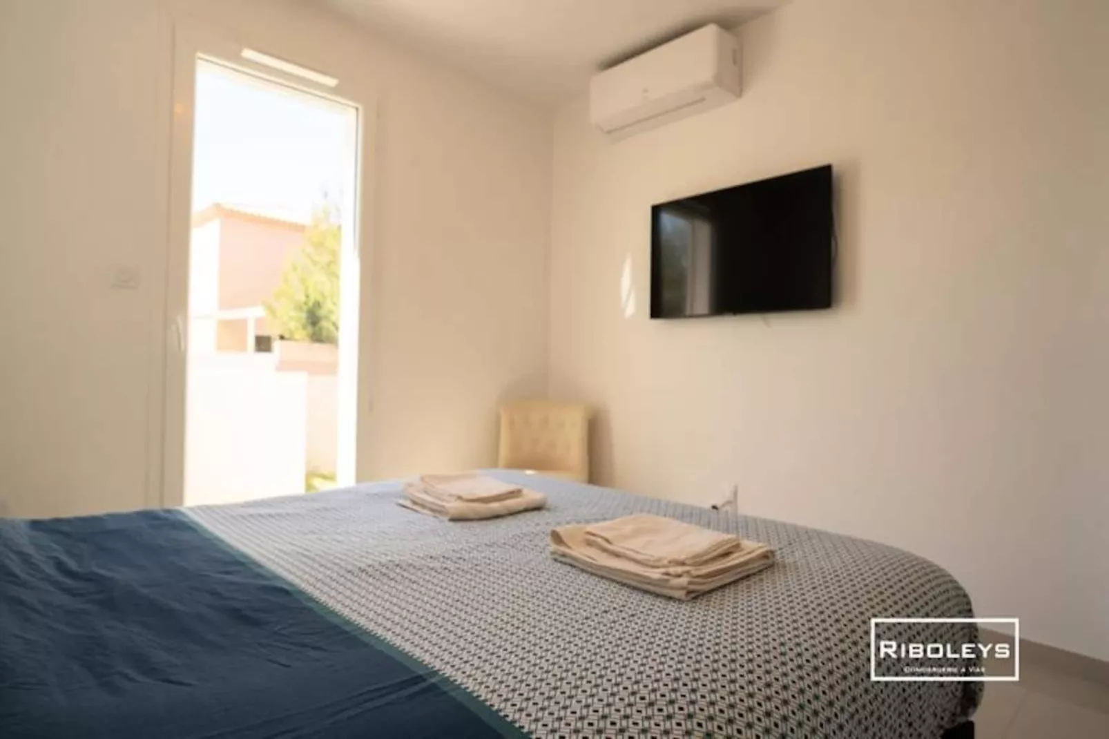 Grand T3 Neuf Climatis&eacute; Avec Wifi &agrave; 100m De La Plage-Image-tags.