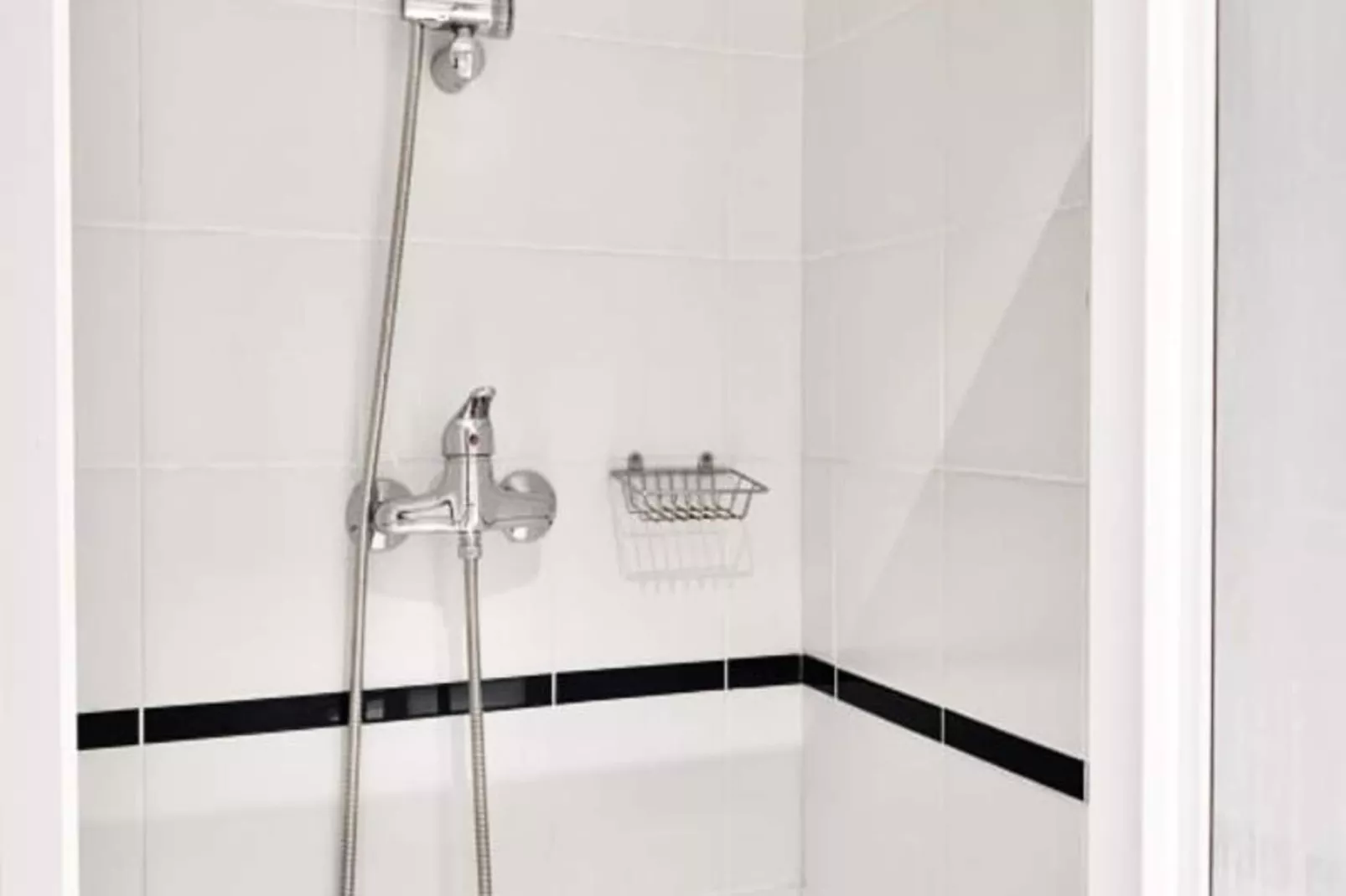 | L'alc&ocirc;ve De Vaucanson 🟡 Centre Historique | Place Vaucanson-Badkamer