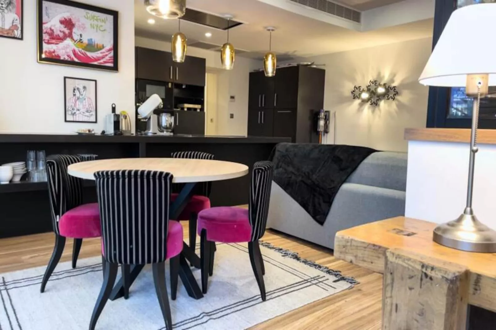 Maison R&eacute;gent & Spa - En Haut De L'escalier-Image-tags.