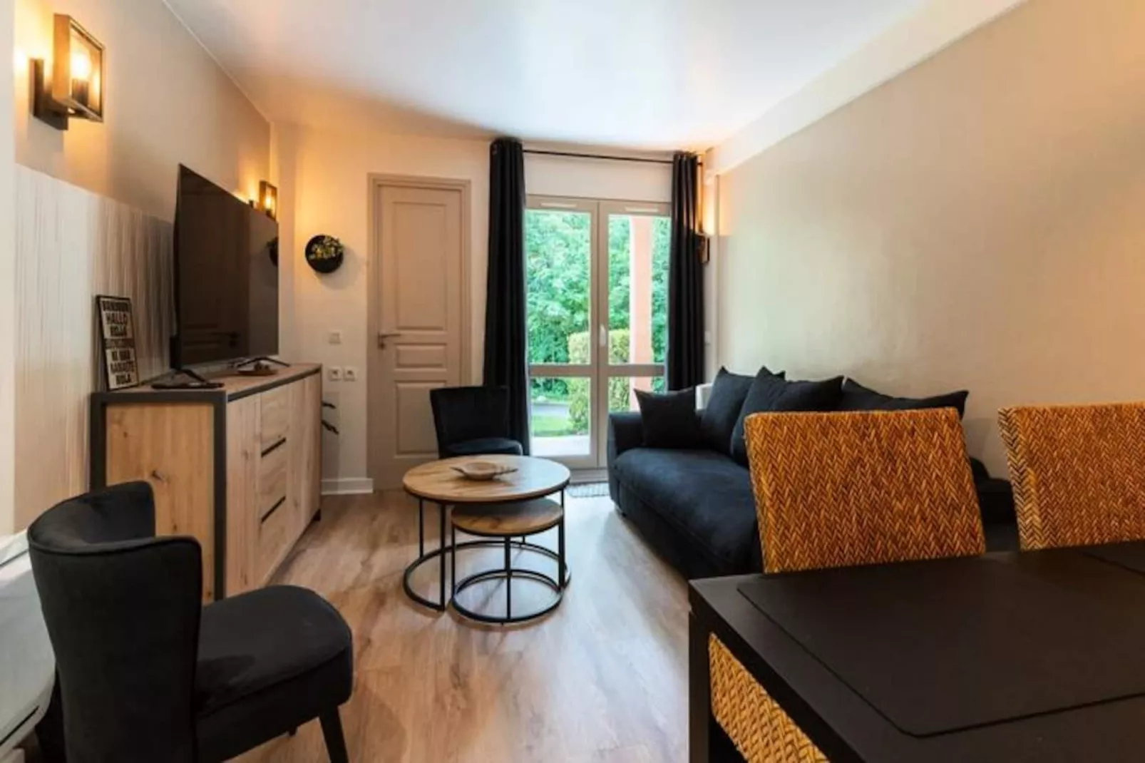 Résidence Tr&egrave;s Bel Appartement R&eacute;nov&eacute; Avec Piscine, Tennis Et Parking Priv&eacute; 09-Image-tags.